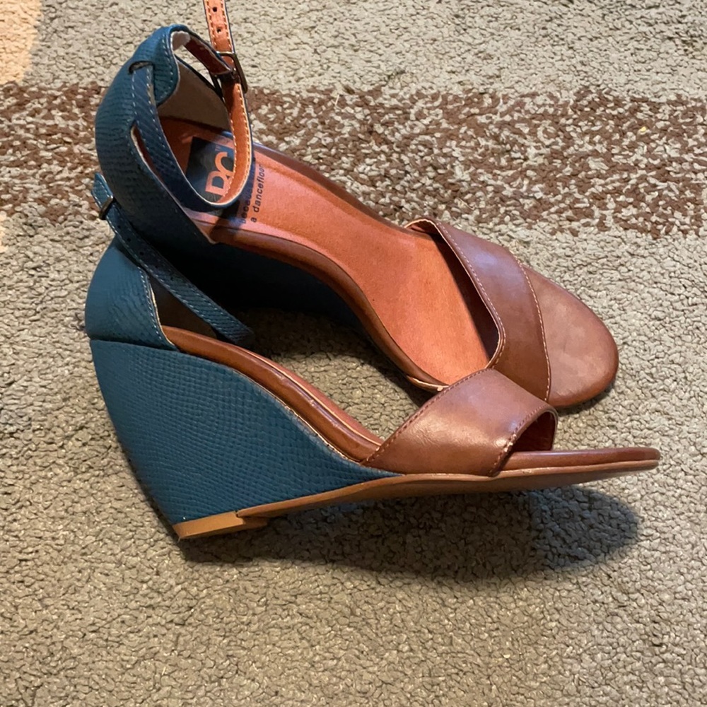 Excellent used condition wedge sandals